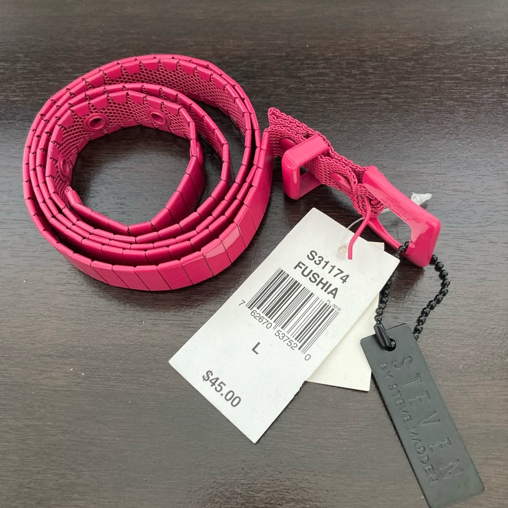 Steve Madden Fushia Belt